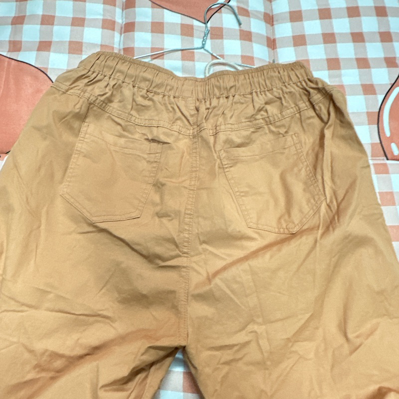 Quần jocker bo ống màu nâu