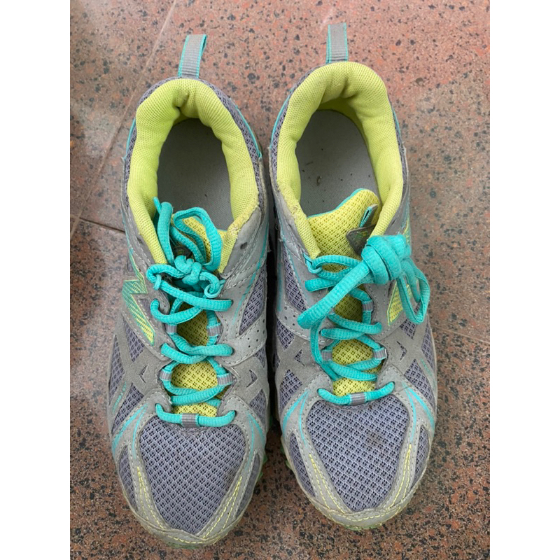 Giày thể thao new balance pass