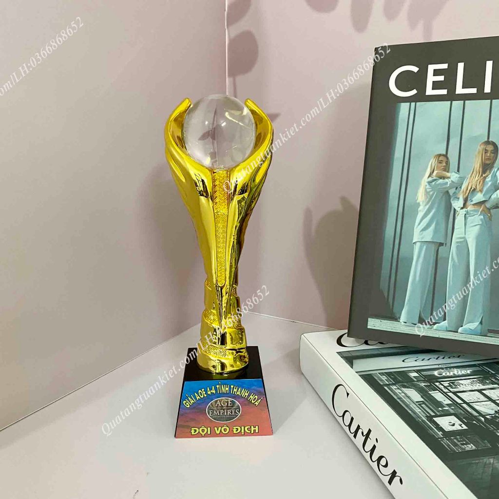 Cúp vinh danh pha lê + composite mạ vàng quả cầu cánh chim