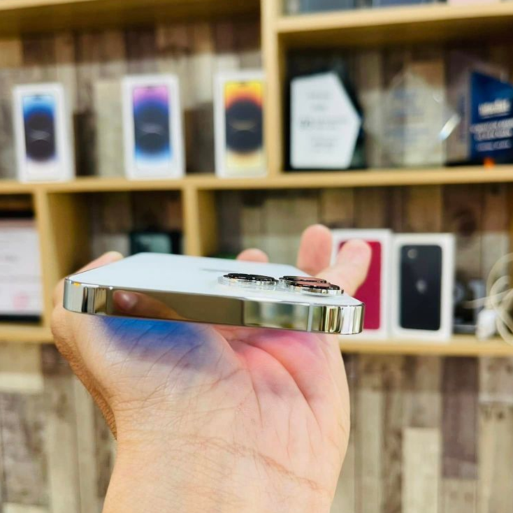 Điện Thoại l/p 13p.r.o.m.a.x 256gb ngoại hình đẹp pin 97% nguyên zin, bh 12 tháng