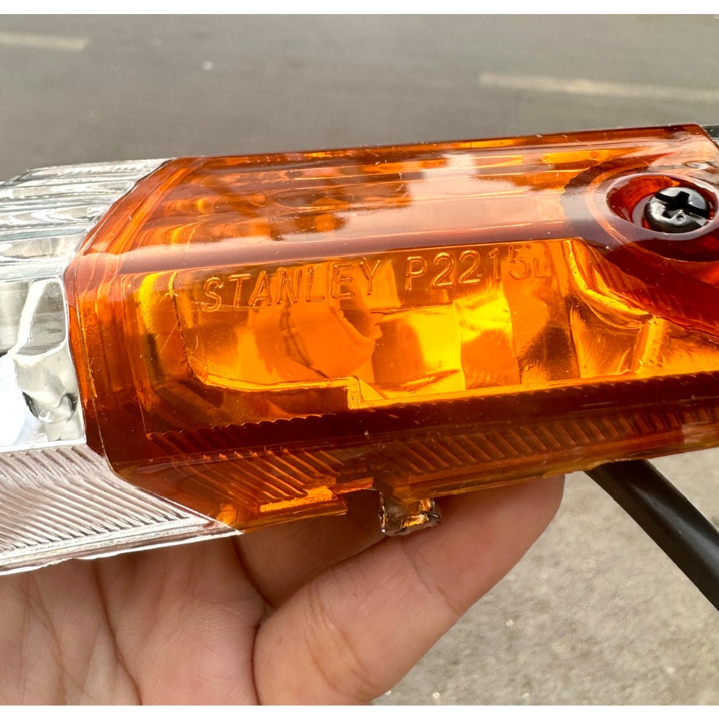 XI NHAN TRƯỚC XE SUPPER DREAM