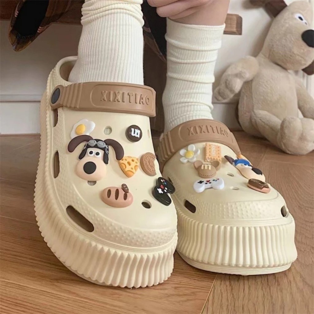 SANDAL nữ Dép Sục bánh mì quai hậu chất EVA siêu nhẹ siêu êm chân gắn kèm Sticker cún con