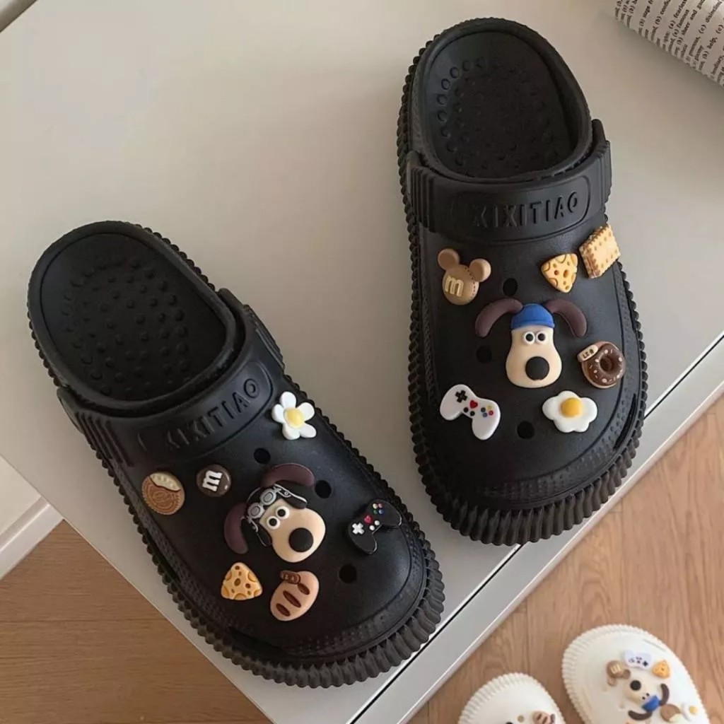 SANDAL nữ Dép Sục bánh mì quai hậu chất EVA siêu nhẹ siêu êm chân gắn kèm Sticker cún con