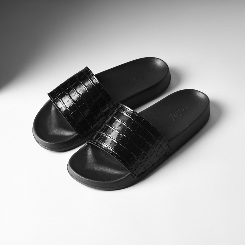 Gaw Embossed Leather Sports CODE G246