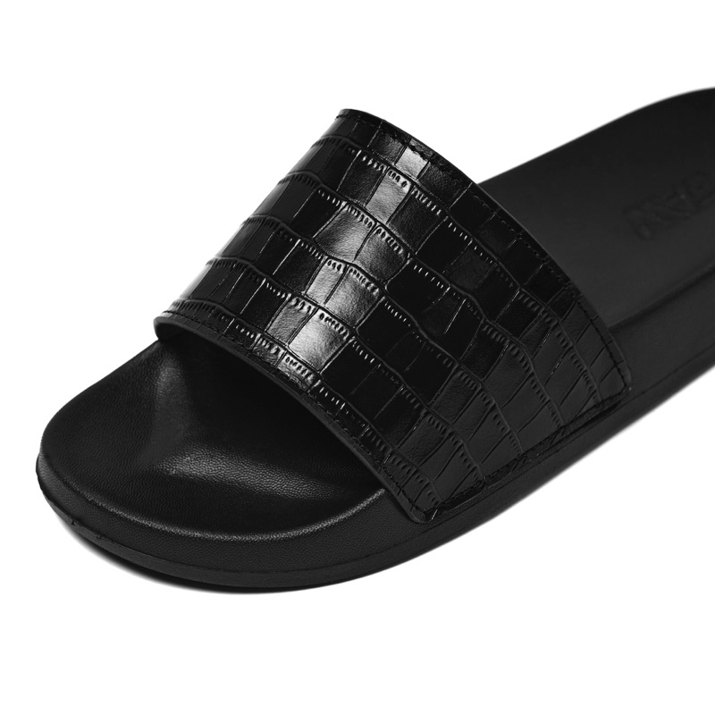 Gaw Embossed Leather Sports CODE G246