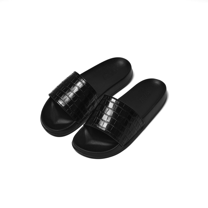 Gaw Embossed Leather Sports CODE G246