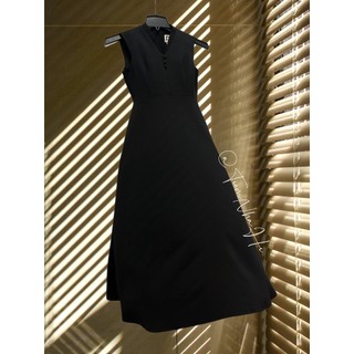 ĐẦM MIDI DÁNG XÒE CỔ V