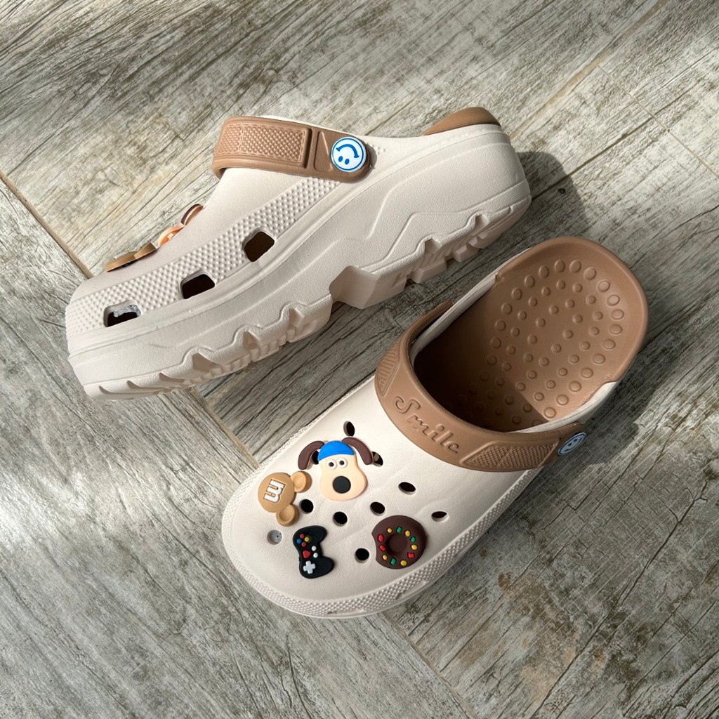 SANDAL nữ Dép Sục bánh mì quai hậu chất EVA siêu nhẹ siêu êm chân gắn kèm Sticker cún con
