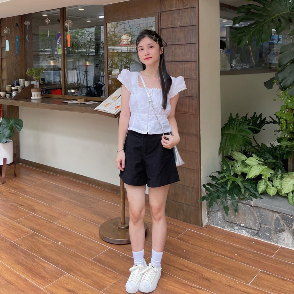 Áo Croptop Tay Ngắn Viền Ren Hoa Dễ Thương POCO