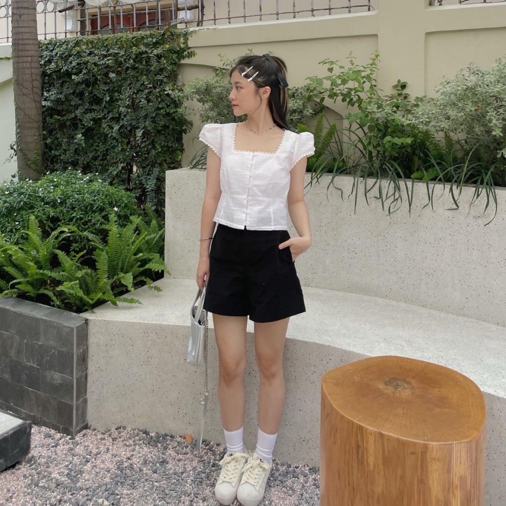 Áo Croptop Tay Ngắn Viền Ren Hoa Dễ Thương POCO