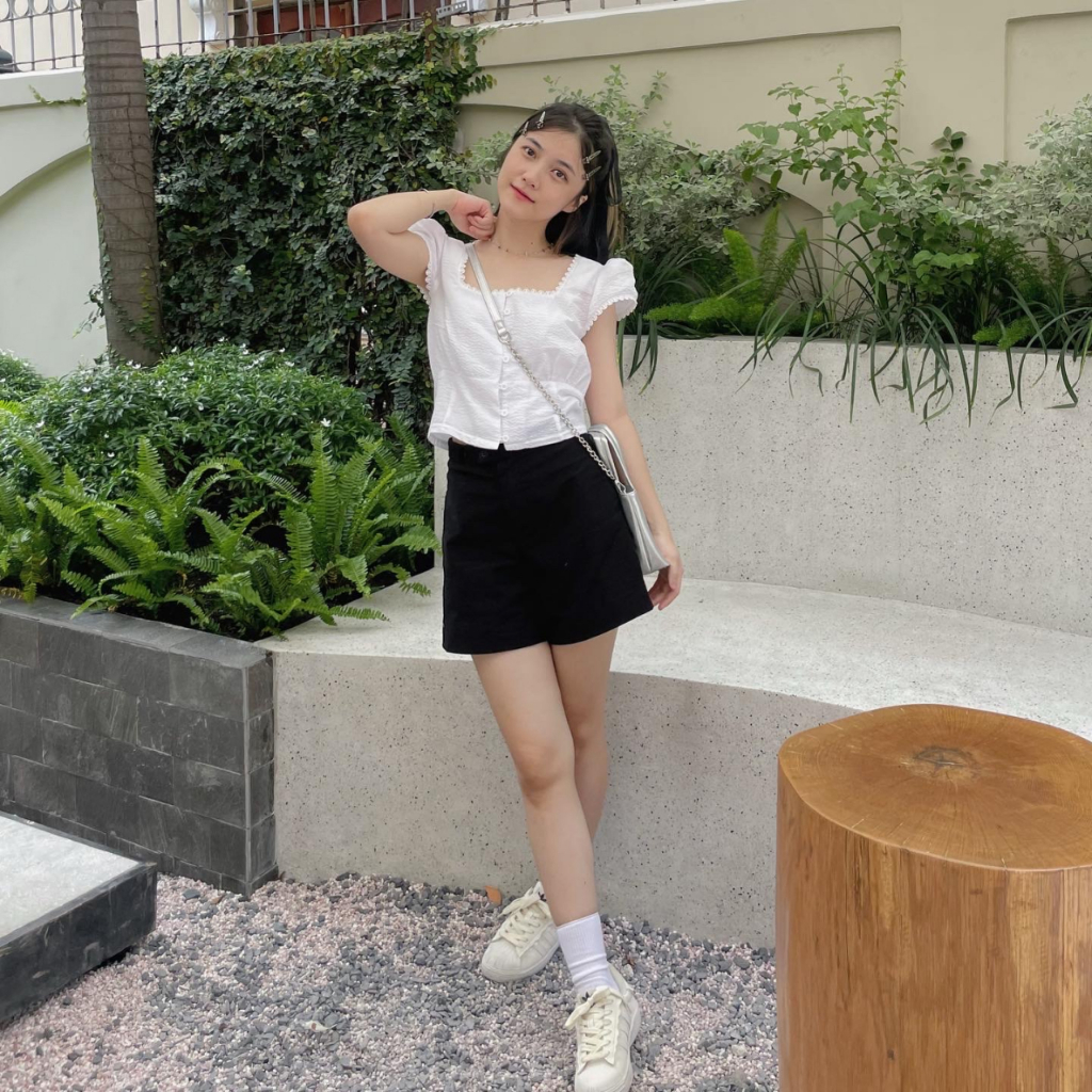 Áo Croptop Tay Ngắn Viền Ren Hoa Dễ Thương POCO