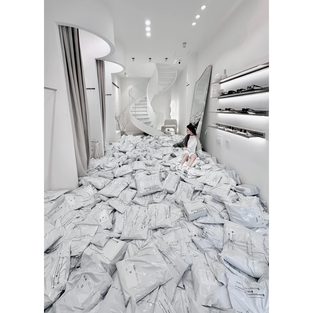 Set áo sơ mi kèm chân váy xếp ly