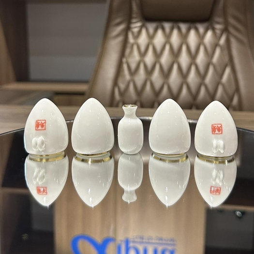 Cóng sứ khuyên, hút mật hàng Bát Tràng mẫu Bạch định miệng kẻ vàng 24k gắn sẵn tai tre 1.2