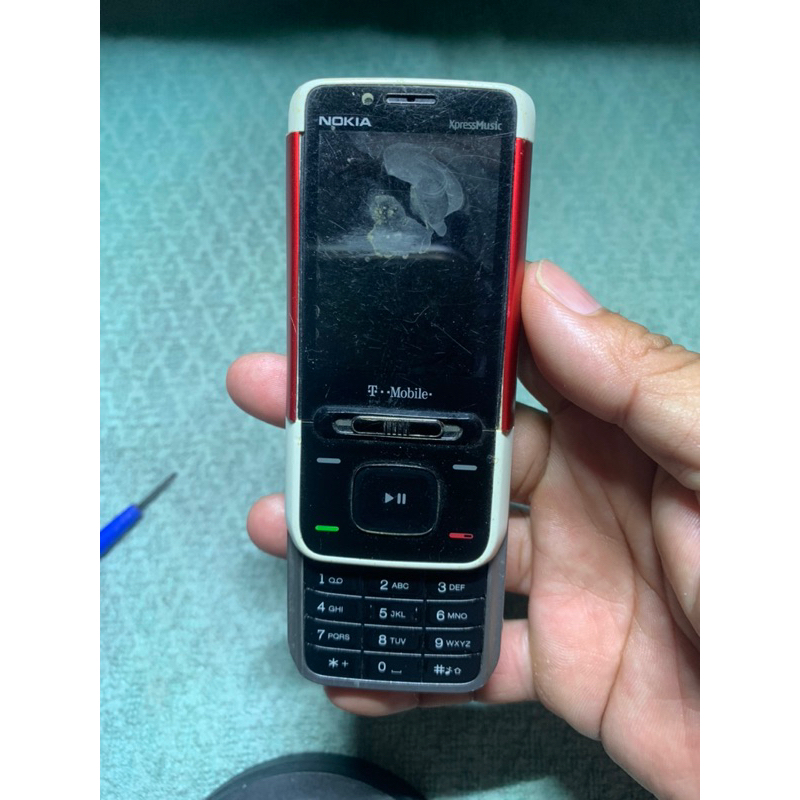 Điện thoại nokia 5610 trắng đỏ