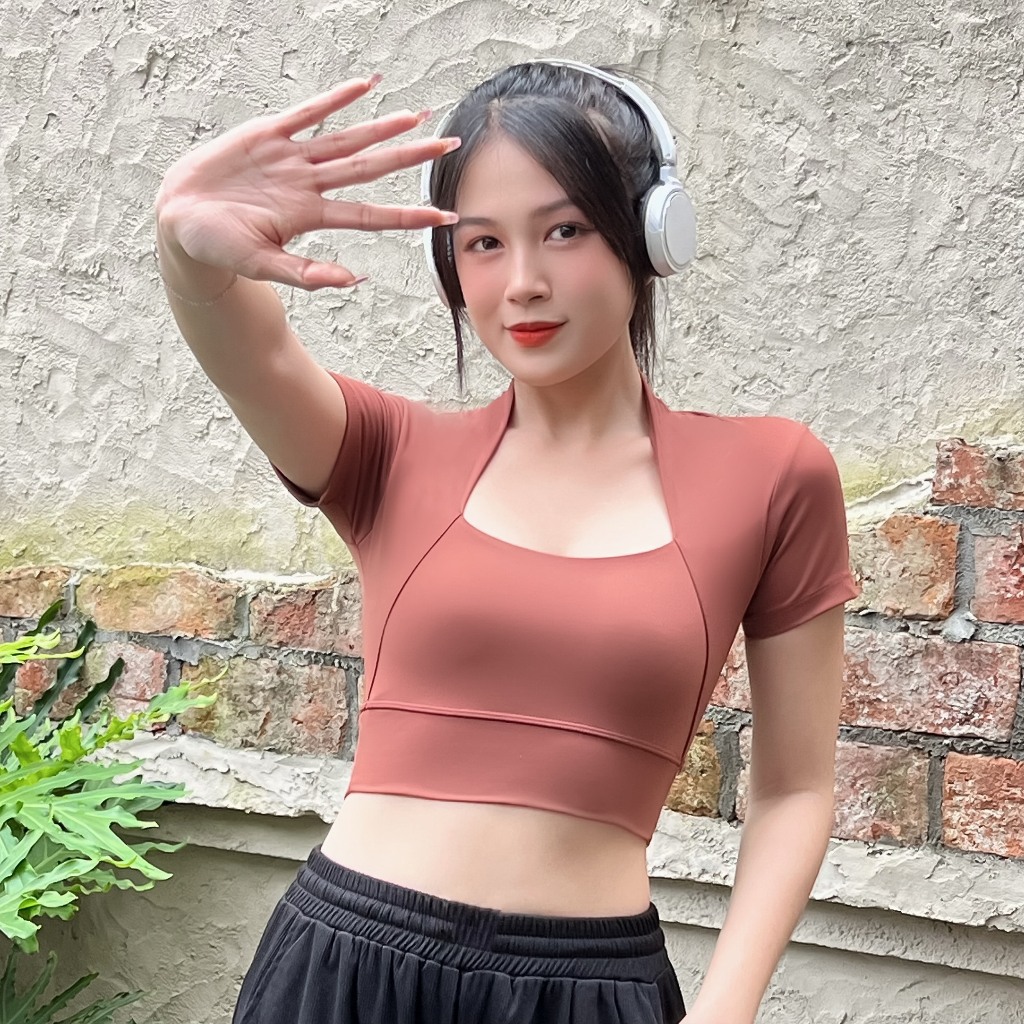 Áo Croptop Thể Thao Nữ Tập Gym Yoga Aerobic Chất Vải Thun Lạnh Co Giãn 4 Chiều Thấm Hút Mồ Hôi Có Mút Ao17