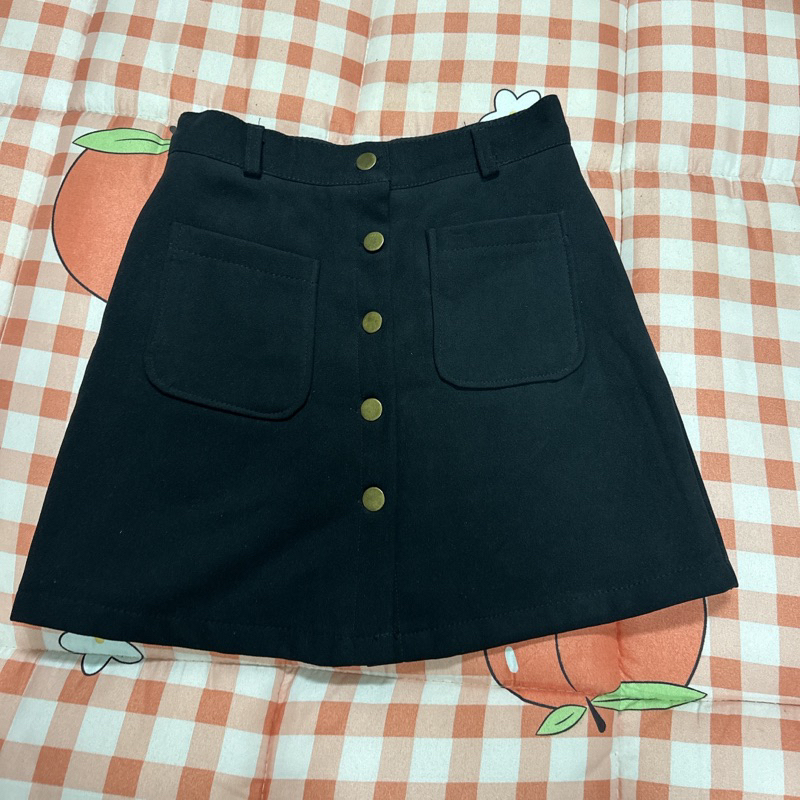 Chân váy màu đen ,rất đẹp còn mới size S
