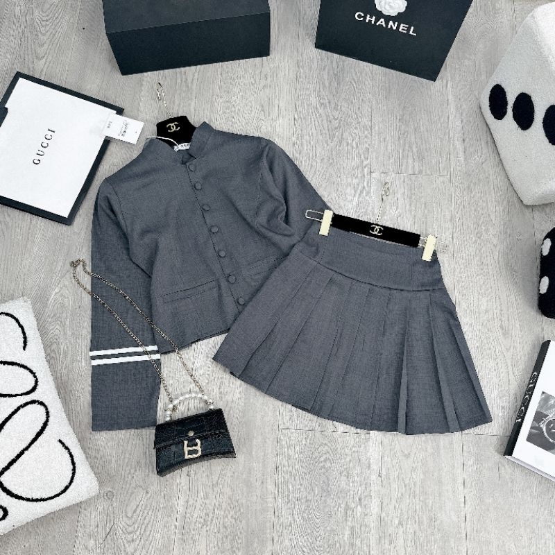 Set nữ áo cổ tàu sọc tay mix chân váy xếp li