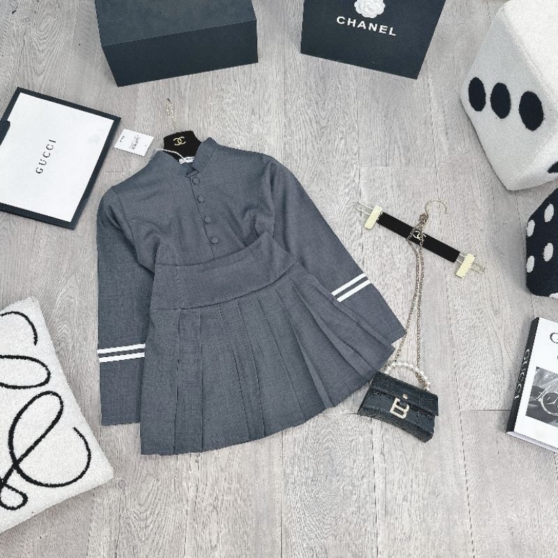 Set nữ áo cổ tàu sọc tay mix chân váy xếp li