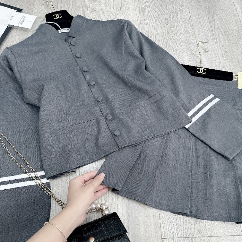 Set nữ áo cổ tàu sọc tay mix chân váy xếp li