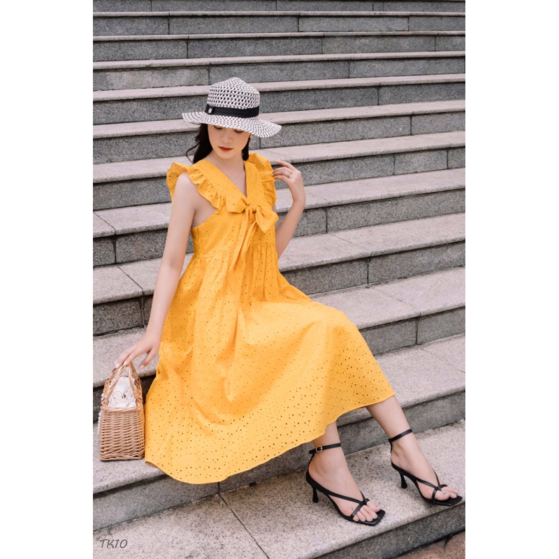 Đầm đục lỗ tay bèo ZARA size S