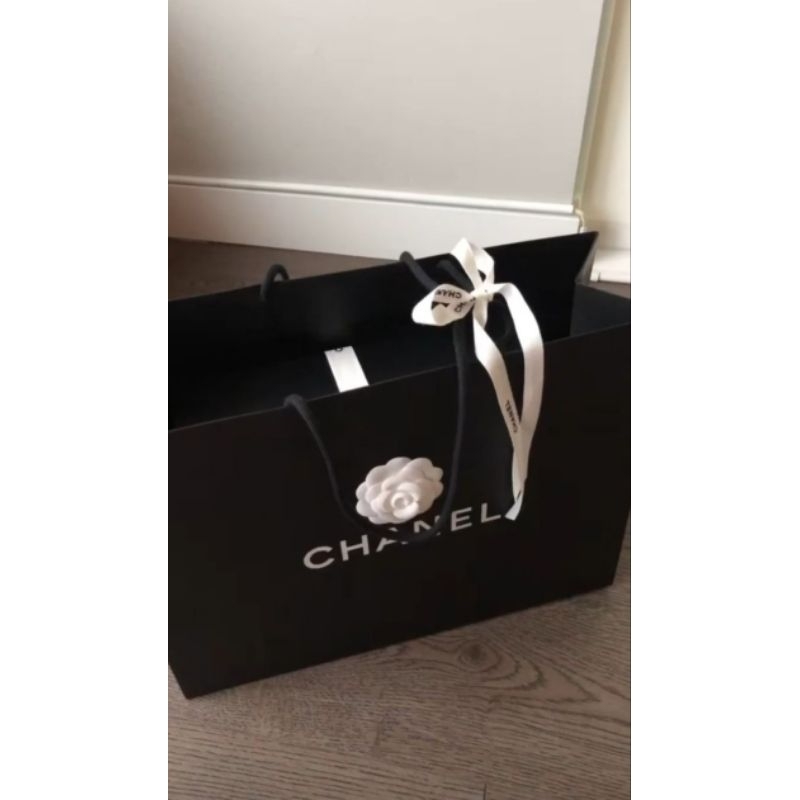 Túi Giấy Chanel Hoa Trà Kèm Nơ Chuẩn Form Hàng Auth