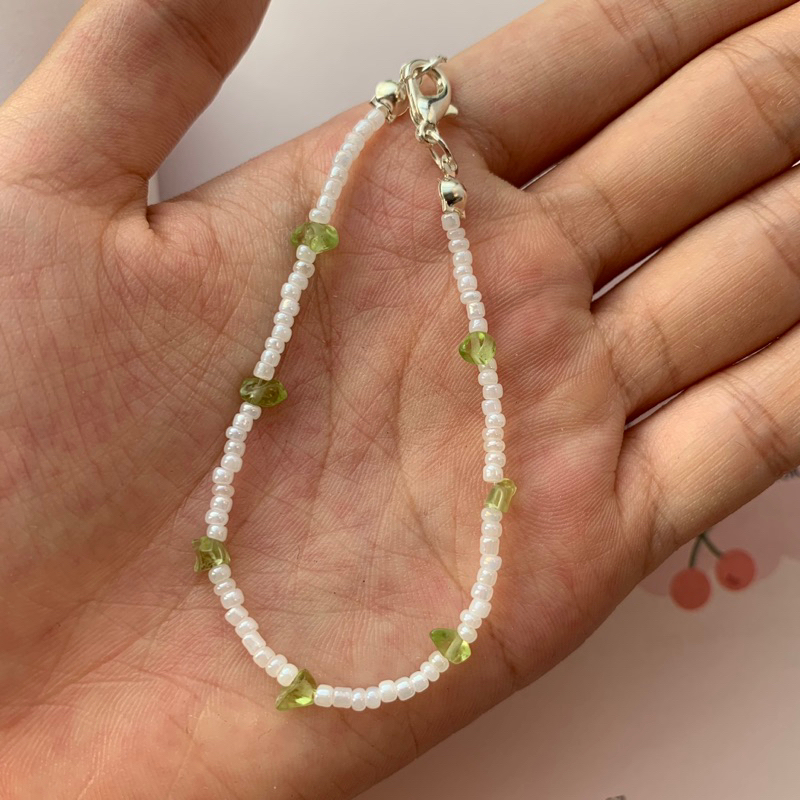 Vòng tay hạt cườm mix đá Peridot