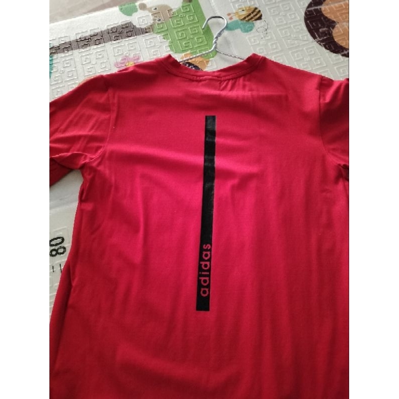 Áo phông chữ adidas size M
