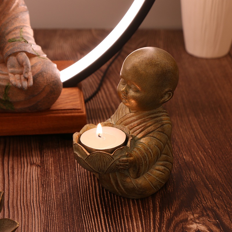 Tượng chú tiểu bê nến trang trí decor cùng tượng phật - Tượng chú tiểu thiết kế giả cổ sắc nét tinh tế