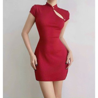 Đầm hotnew  Tết thun gân tăm cổ tàu hở nút cườm vai tay ngắn ôm body ngắn xd màu đỏ