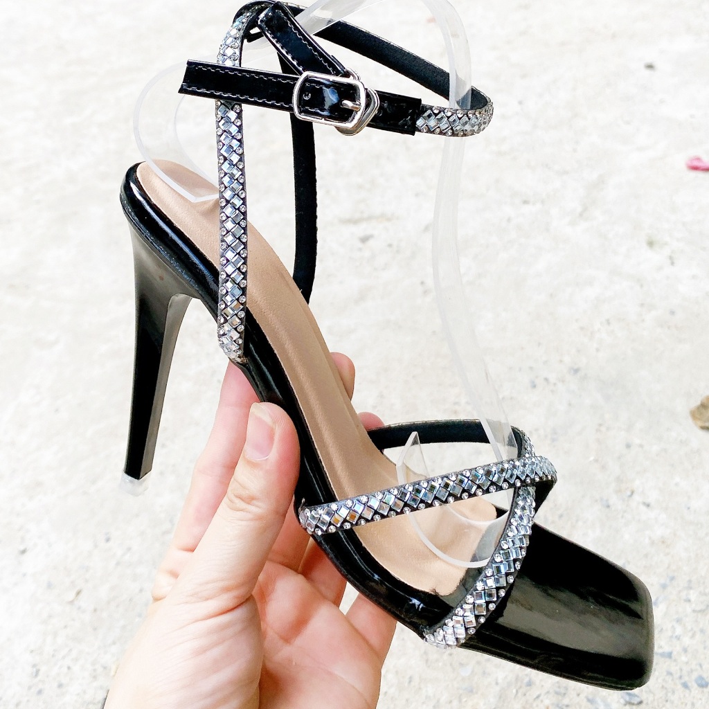 Sandal dây đá mũi vuông 9 phân