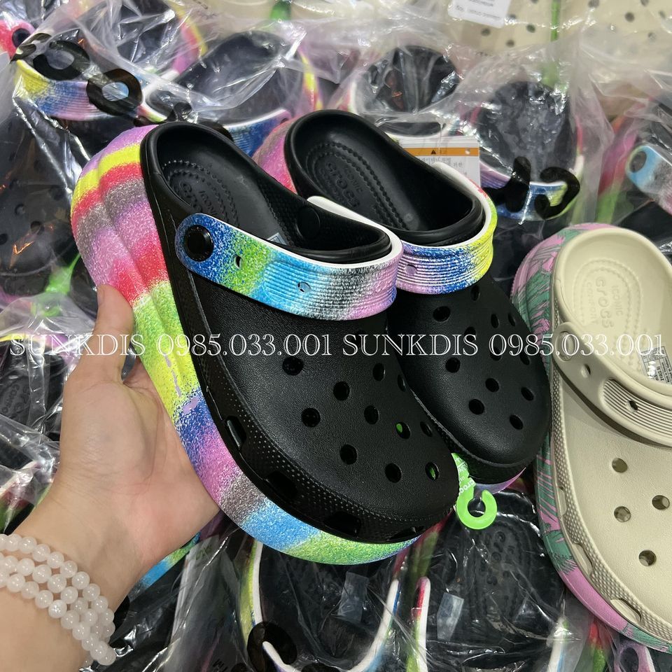 Sục Crocs nữ đế phối màu họa tiết