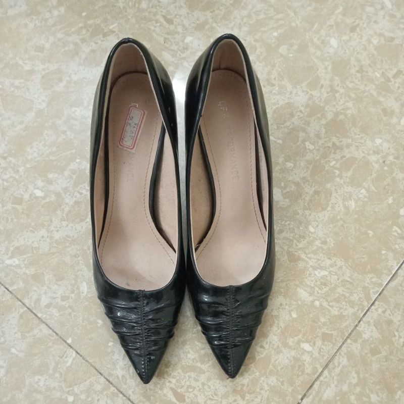 Pass giày cao gót đen size 35-36