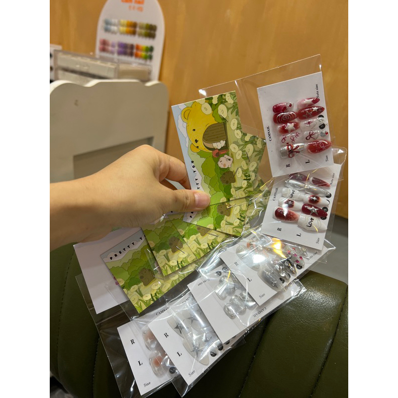 Nailbox thiết kế khách đặt dáng móng tay dài phối siêu ngầu siêu xinh