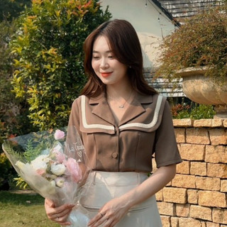 Áo peplum sơ mi công sở cổ thủy thủ U&M phối viền ren nữ tính, thanh lịch mặc đi làm (AP07)