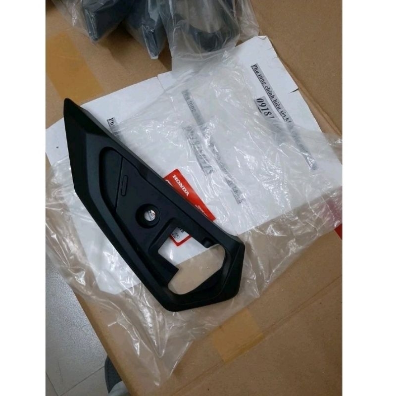 Ốp để chân sau sh 350i honda