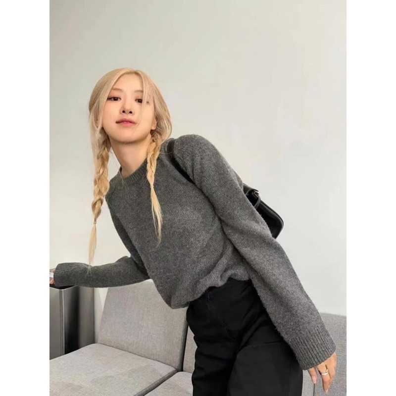 Áo len xám cổ tròn giống Rosé Blackpink