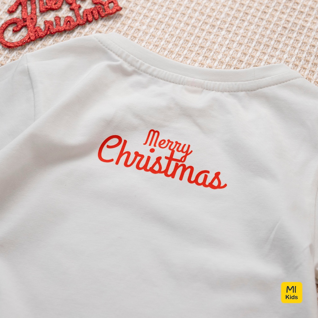 Áo phông Noel cho bé hoạ tiết Ông Già Noel mang quà tặng, chất thun cotton mềm mịn mát cho bé mặc đi chơi giáng sinh