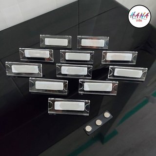 Bảng tên cài áo bằng mica kích thước 70x25mm – biển tên nam châm
