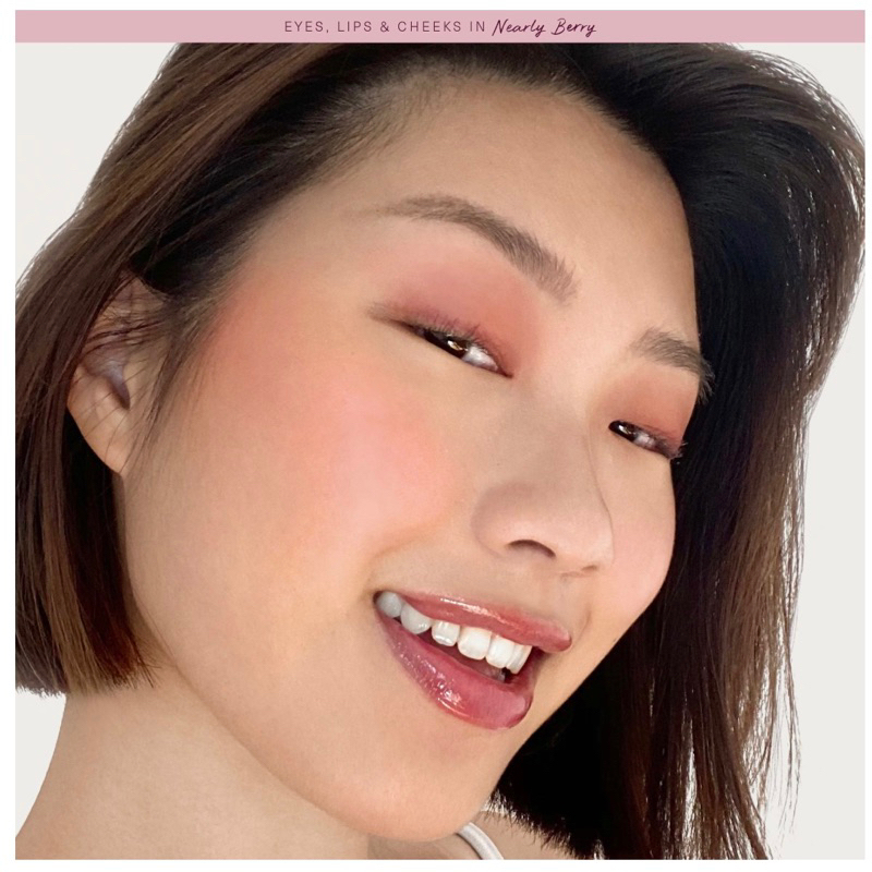 Son dưỡng có màu Rare Beauty Stay Vulnerable Glossy Lip Balm