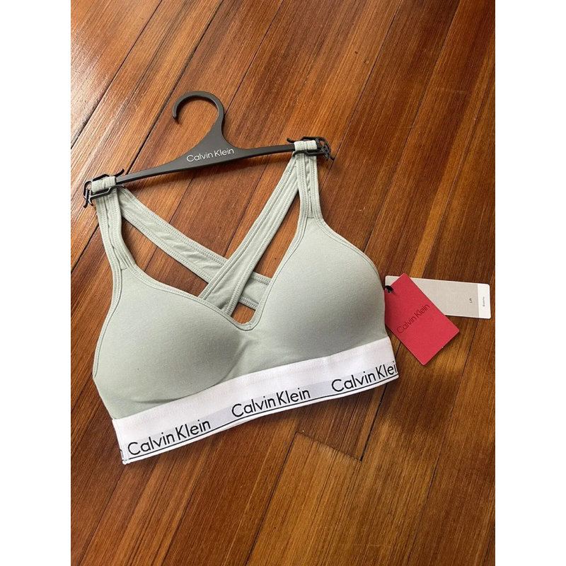 Áo lót Calvin Klein có mút $46
