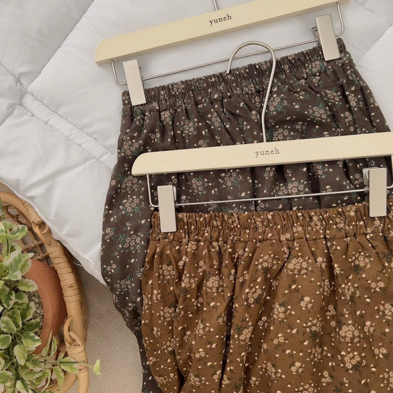 Chân váy dạ hai màu