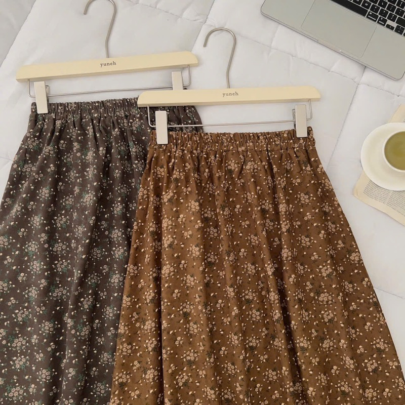 Chân váy dạ hai màu