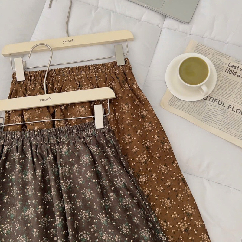 Chân váy dạ hai màu