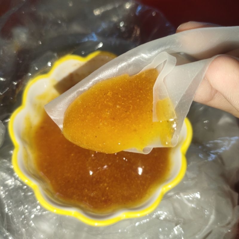 Bánh tráng chấm sốt muối béo
