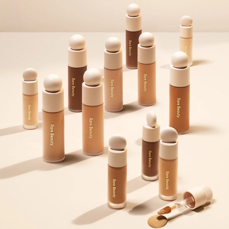 Kem che khuyết điểm Rare Beauty Liquid Touch Brightening Concealer