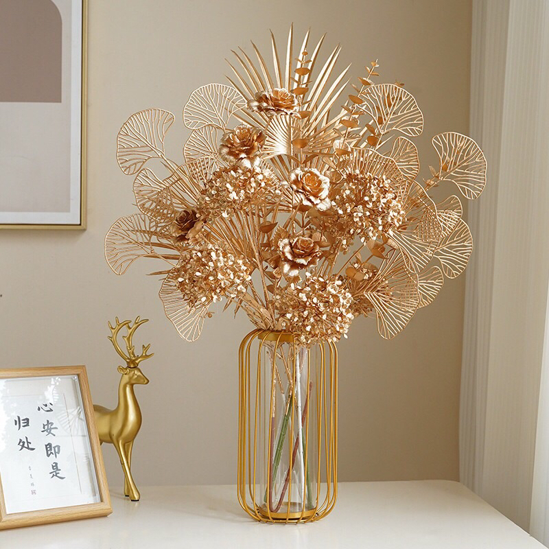 Bình đào đông Tết 2024 may mắn mạ vàng chào Xuân 2024