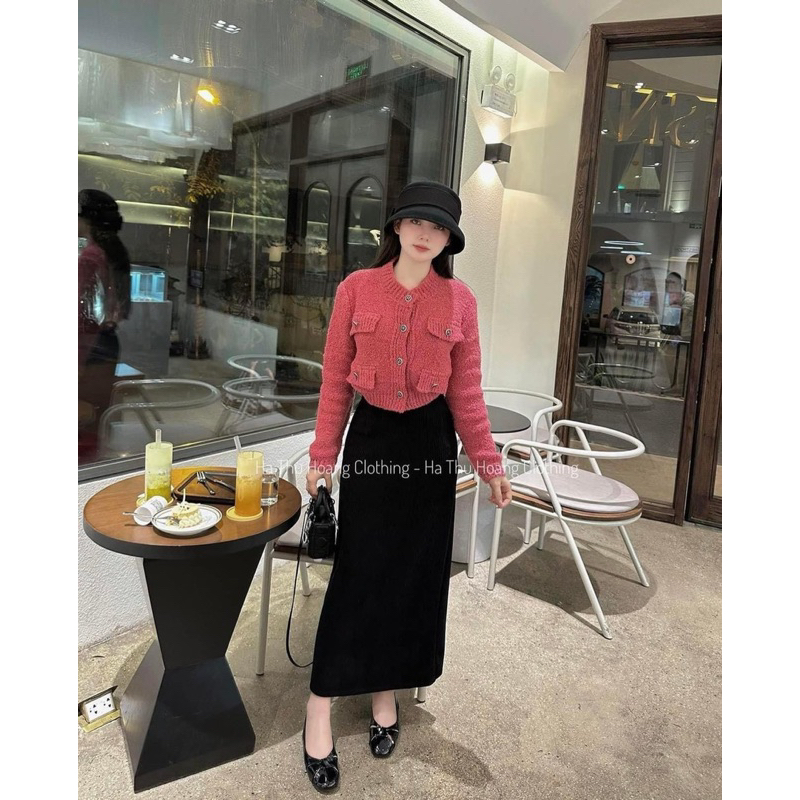 Áo Len nữ hồng dâu dáng crotop khuy đồng mix chân váy len Suông dài