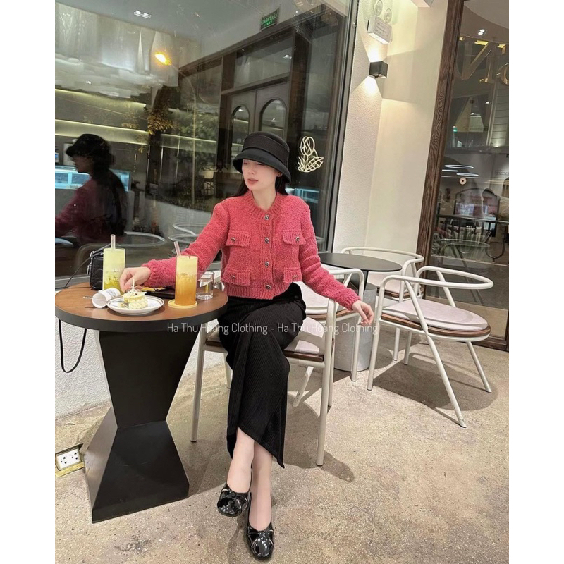 Áo Len nữ hồng dâu dáng crotop khuy đồng mix chân váy len Suông dài