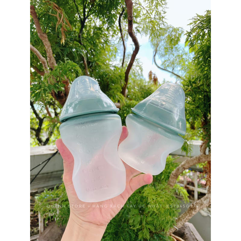 Bình sữa Tommee Tippee Silicone - xanh rêu kèm nắp chặn