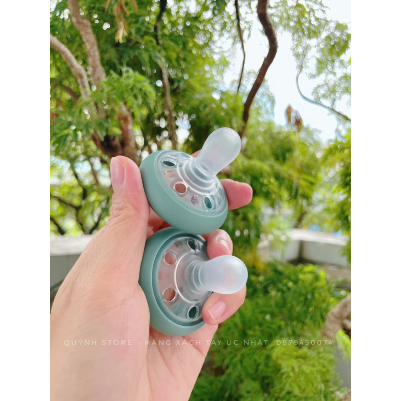 Bình sữa Tommee Tippee Silicone - xanh rêu kèm nắp chặn